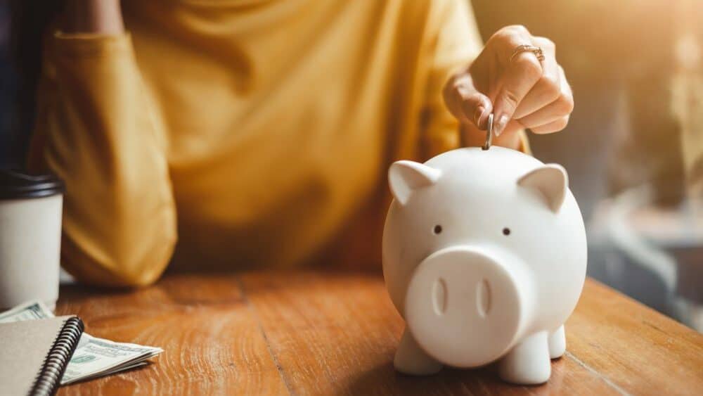 Should You Use Your Savings to Pay Off Debt? Read This Post! 1 Should You Use Your Savings to Pay Off Debt? A Comprehensive Guide to Making the Right Decision